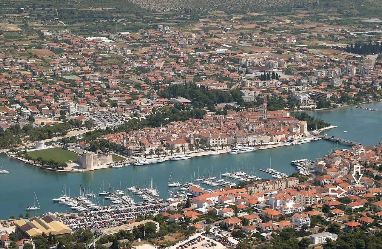 Fresh Apartments Dar Orlic Trogir 3*,  Croatia