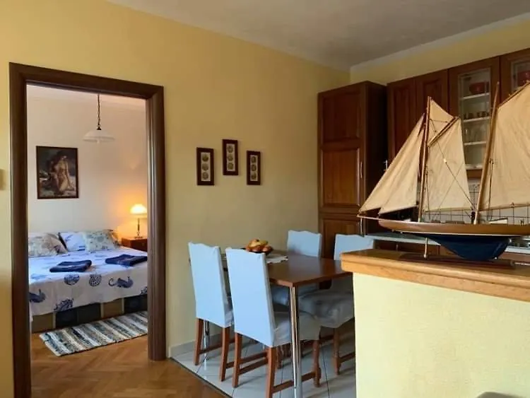 Fresh Apartments Dar Orlic Trogir 3*,  Croatia