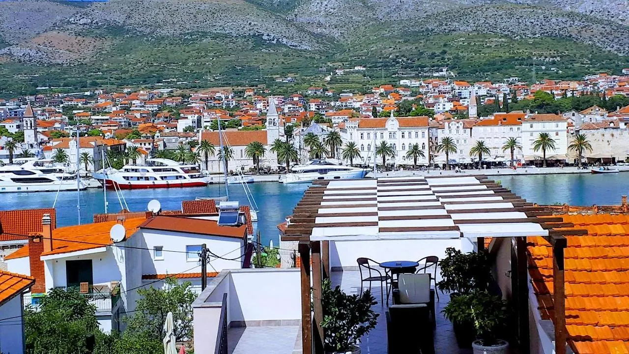 Fresh Apartments Dar Orlic Trogir 3*,