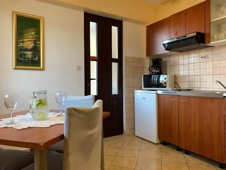 Fresh Apartments Dar Orlic Trogir Appart hôtel
